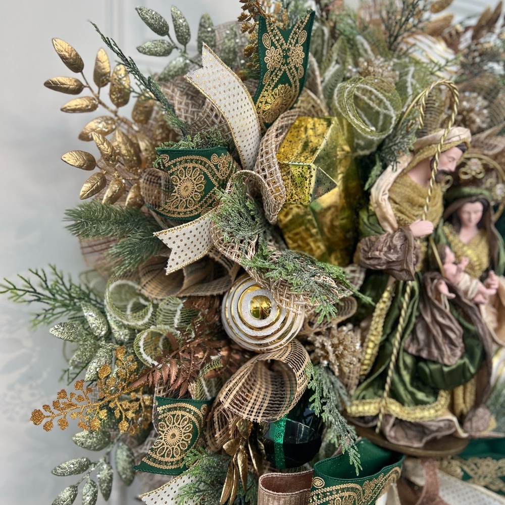 Large 30β Handmade Elegant Holy Family Green and Gold Holiday Wreath - Picture 5 of 11